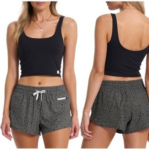 NWOT Vuori Daily Crop Top Black